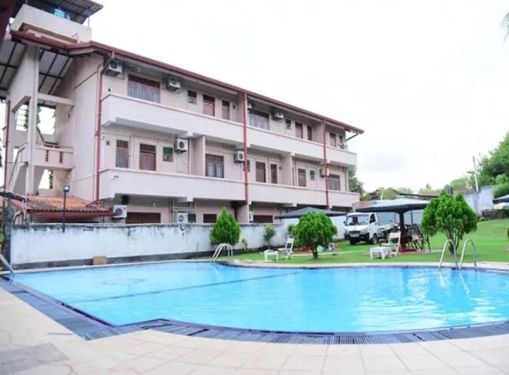 Airport Green View Resort Andiambalama ภายนอก รูปภาพ