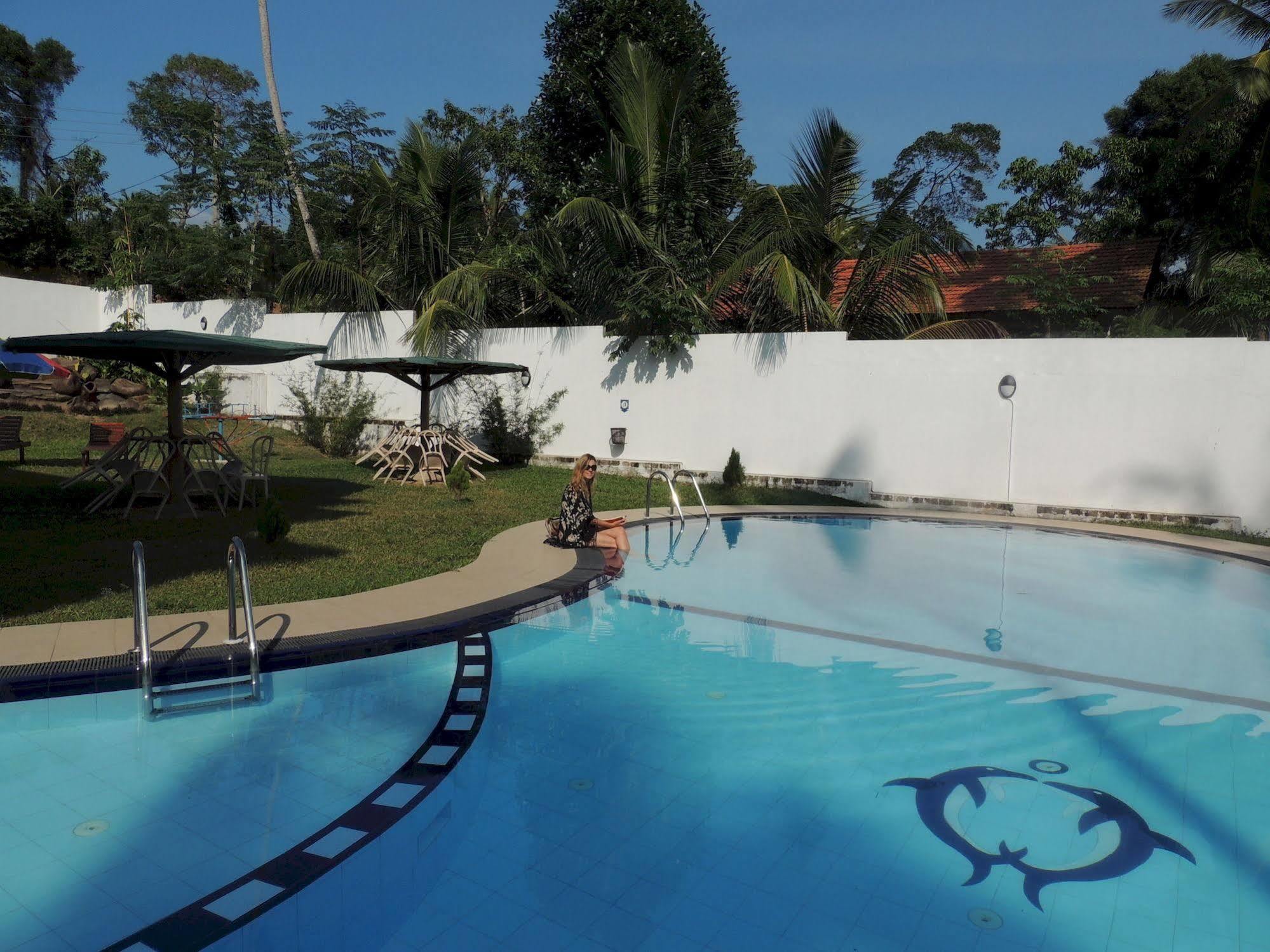 Airport Green View Resort Andiambalama ภายนอก รูปภาพ