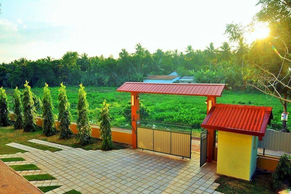 Airport Green View Resort Andiambalama ภายนอก รูปภาพ